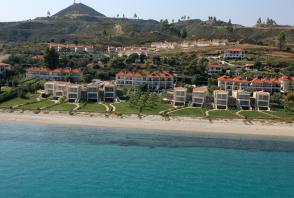 DIONI Beachfront Villas